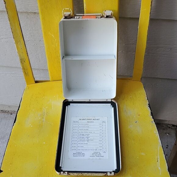 Vintage Metal Gaspro First Aid Kit Honolulu Hawaii Box - Picture 5 of 7
